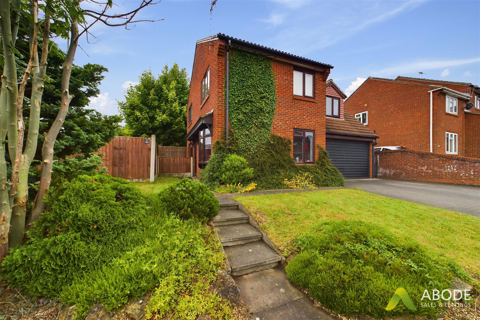 Meerbrook Close, Oakwood, Derby