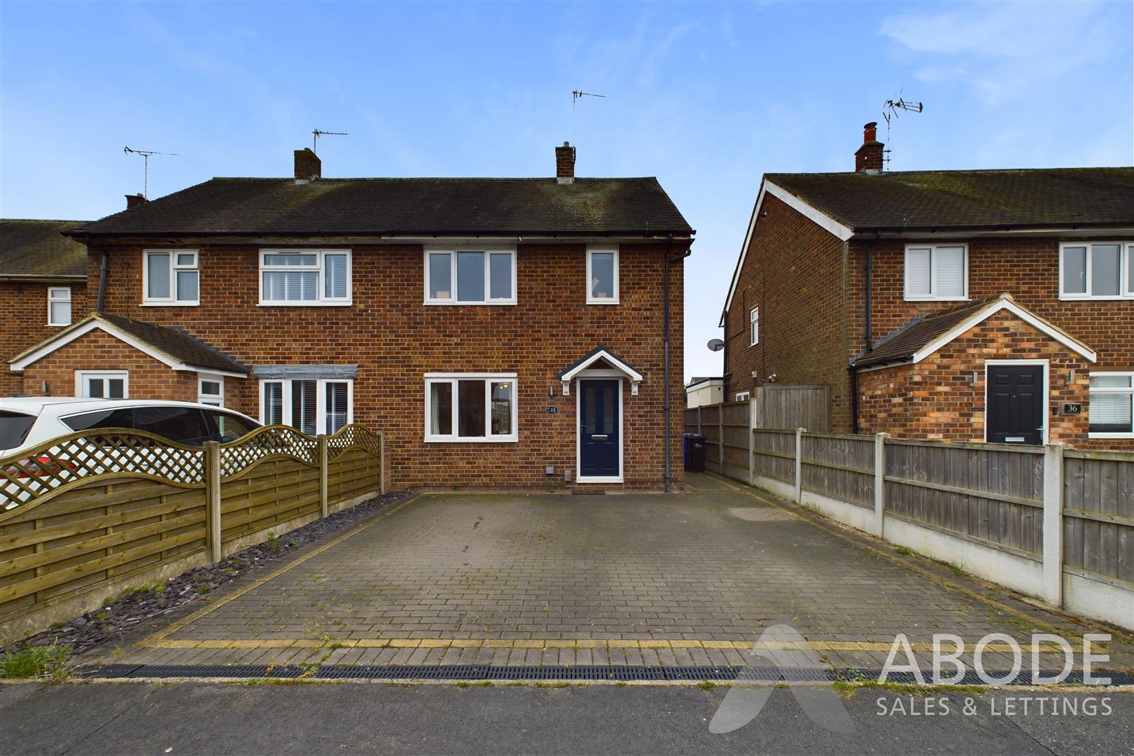 Hall Green Avenue, Stretton, Burton-On-Trent