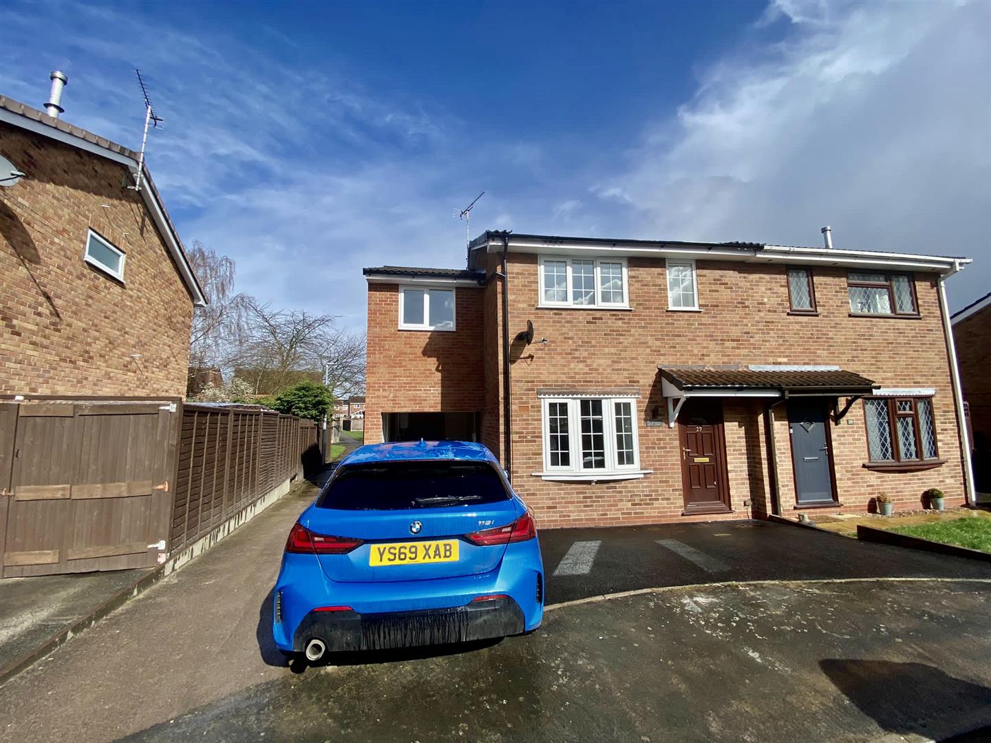 Glamis Close, Stretton, Burton-on-Trent DE13 0HX