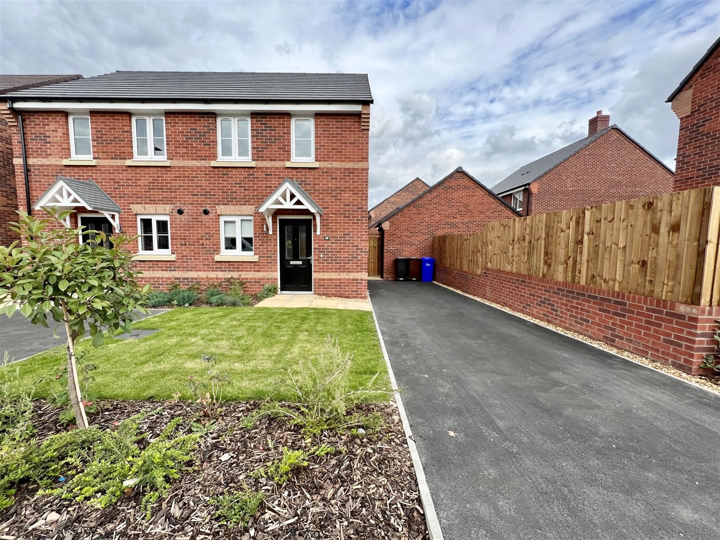 Roman Drive, Branston, Burton Upon Trent DE13 9GA