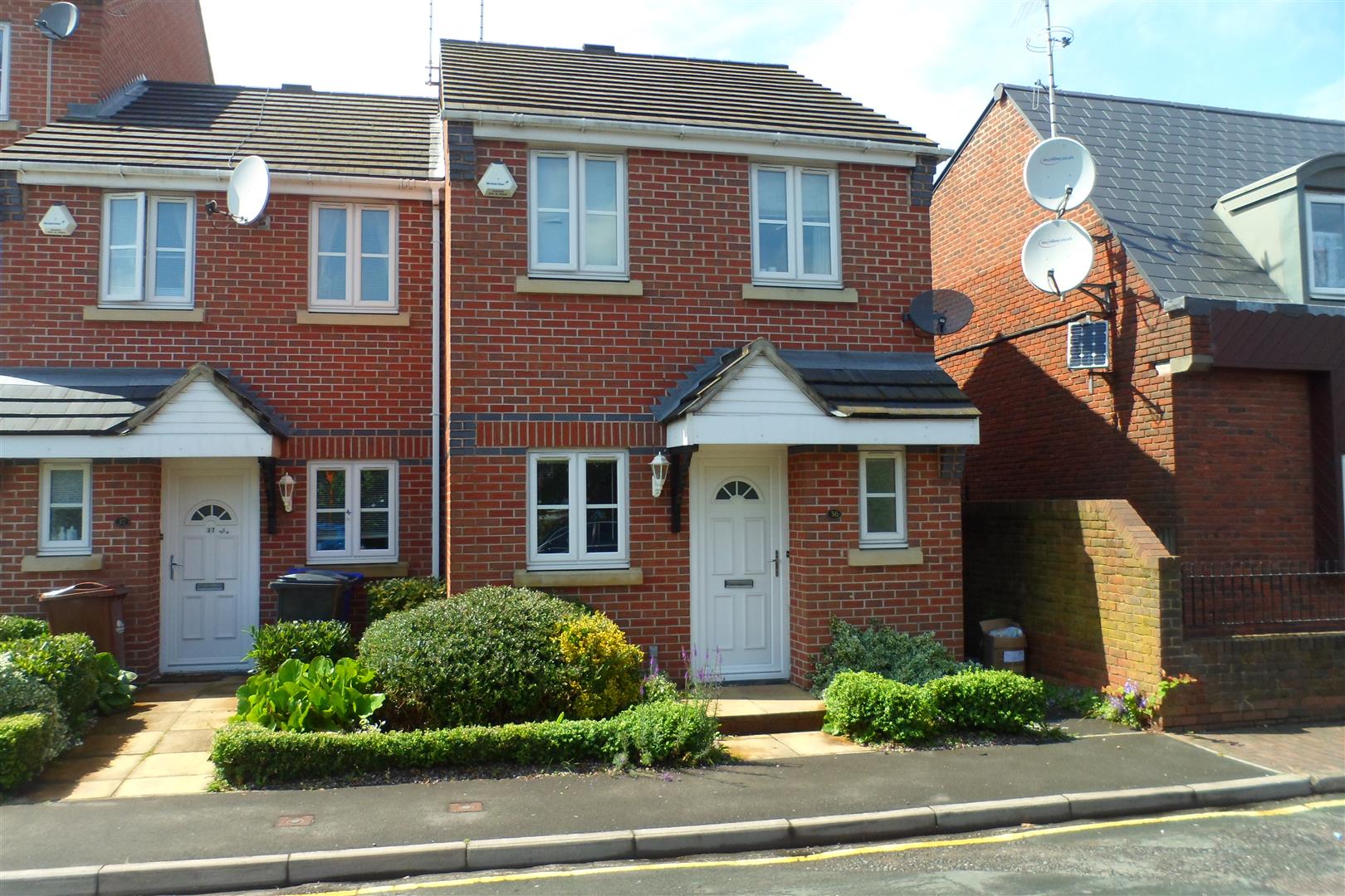 Milton Street, Burton On Trent, Staffordshire DE14 1EE