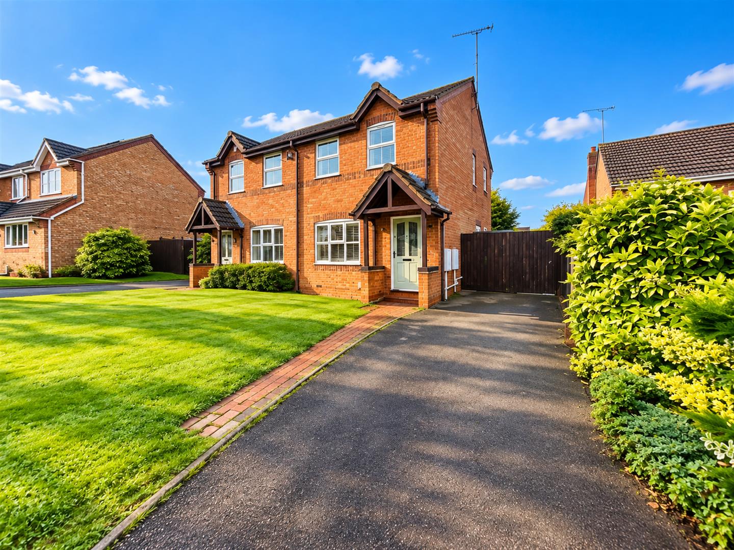Elder Close, Uttoxeter ST14 8UR
